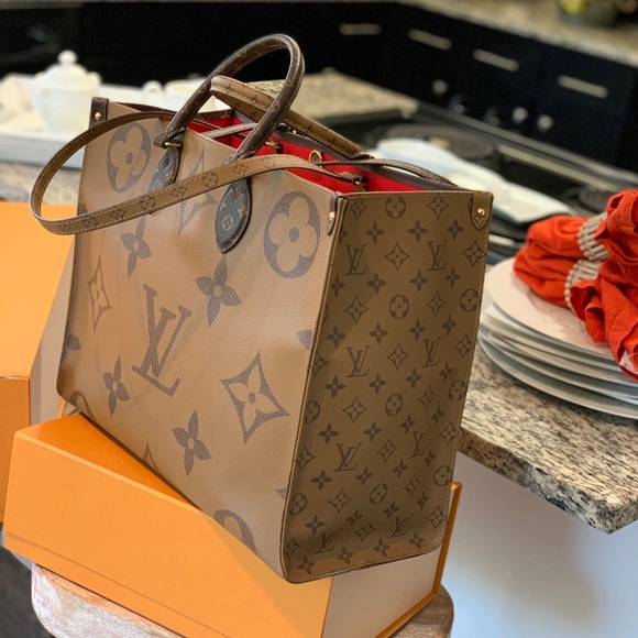 💕 LV Onthego GM w/ mono - Picture 10 of 17